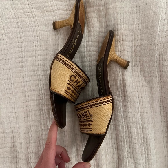 Vintage Chanel Raffia Woven Kitten Heel Mule Sandal Size 37 - Picture 5 of 10